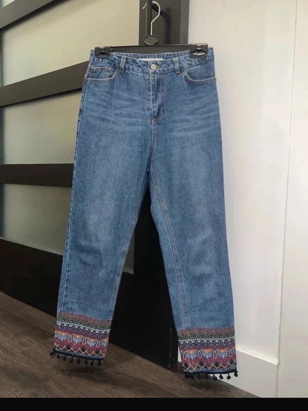 TOP SHOP Jeans - designed ankle hem & fringe